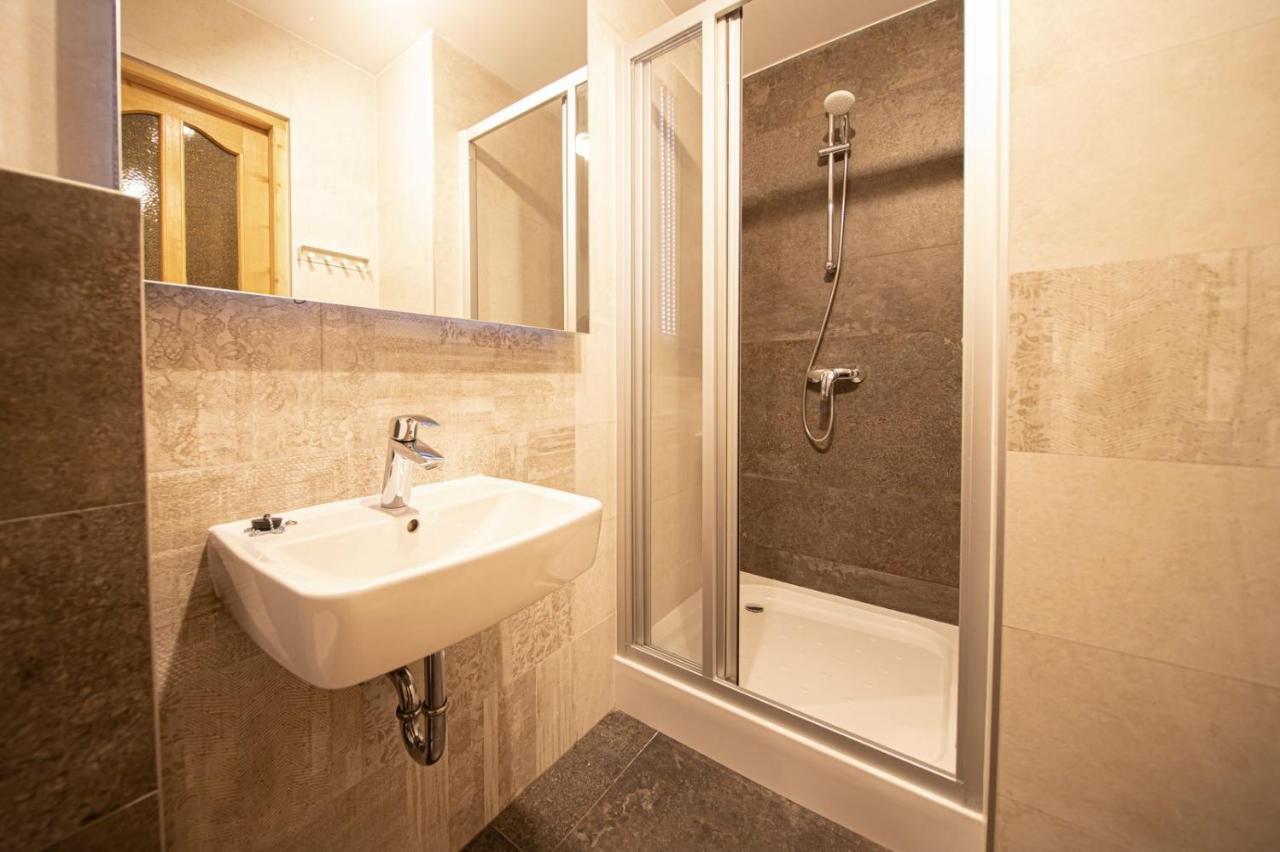 Triple Room 25B