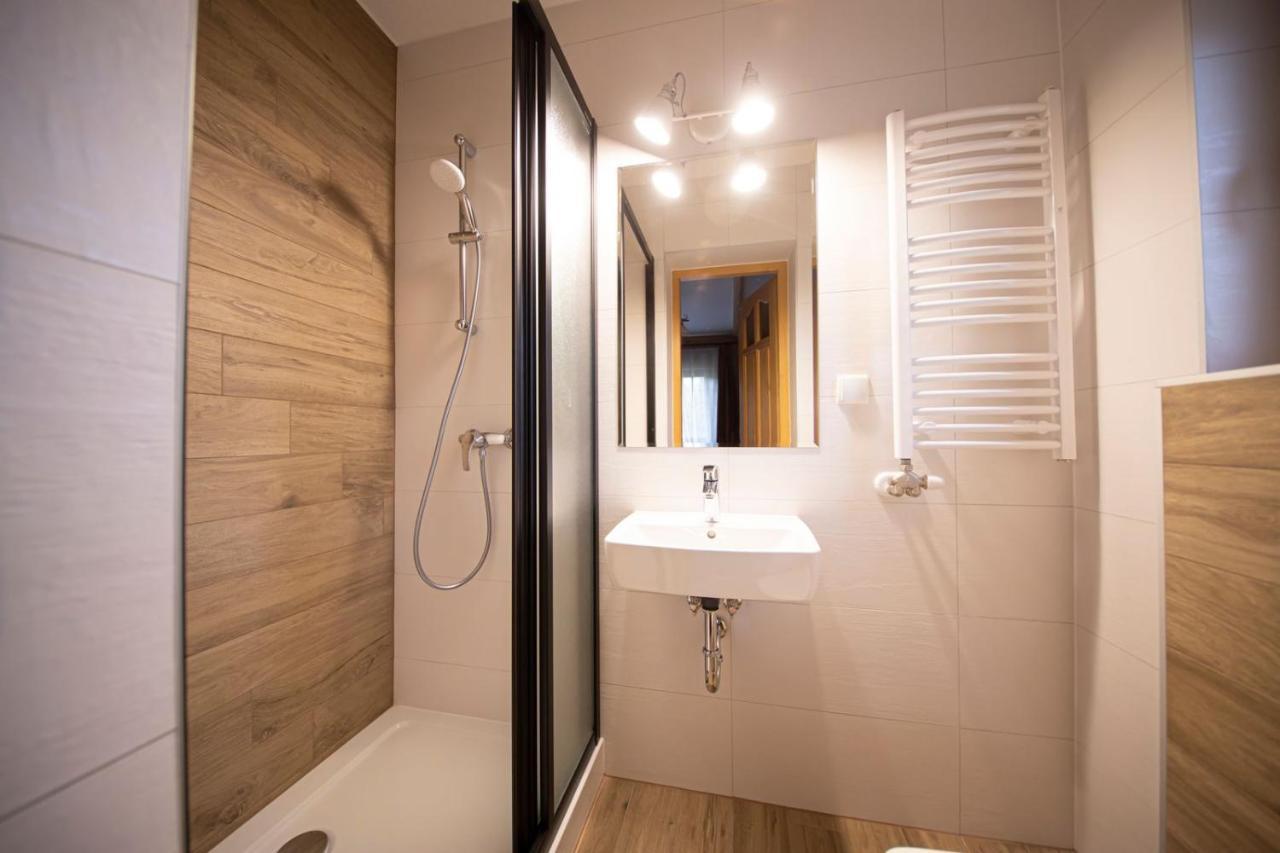 Economy Double Room 25C