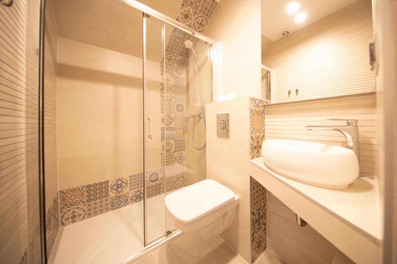 Double Room 25B